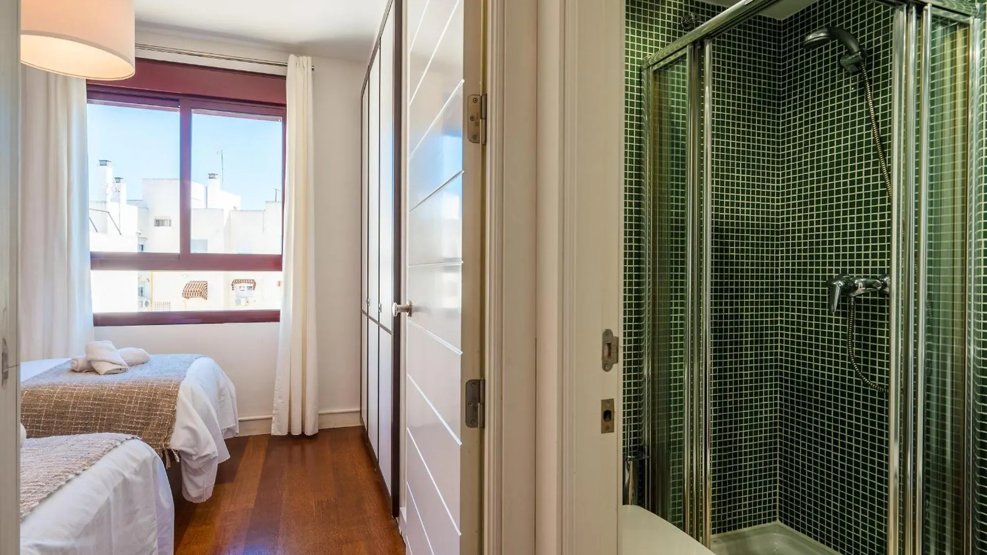 San Bernardo Home Free Parking Seville 0*,  Spain